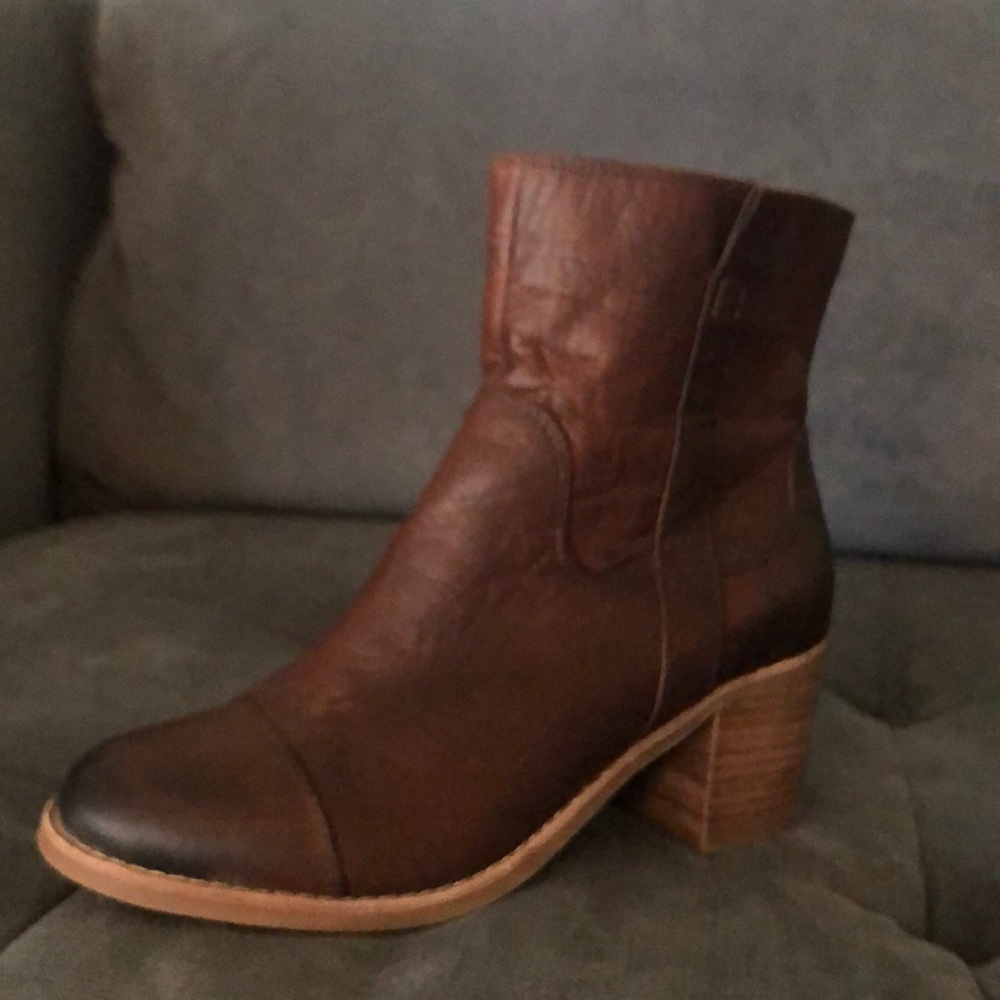 Sperry Brown Heeled Boots